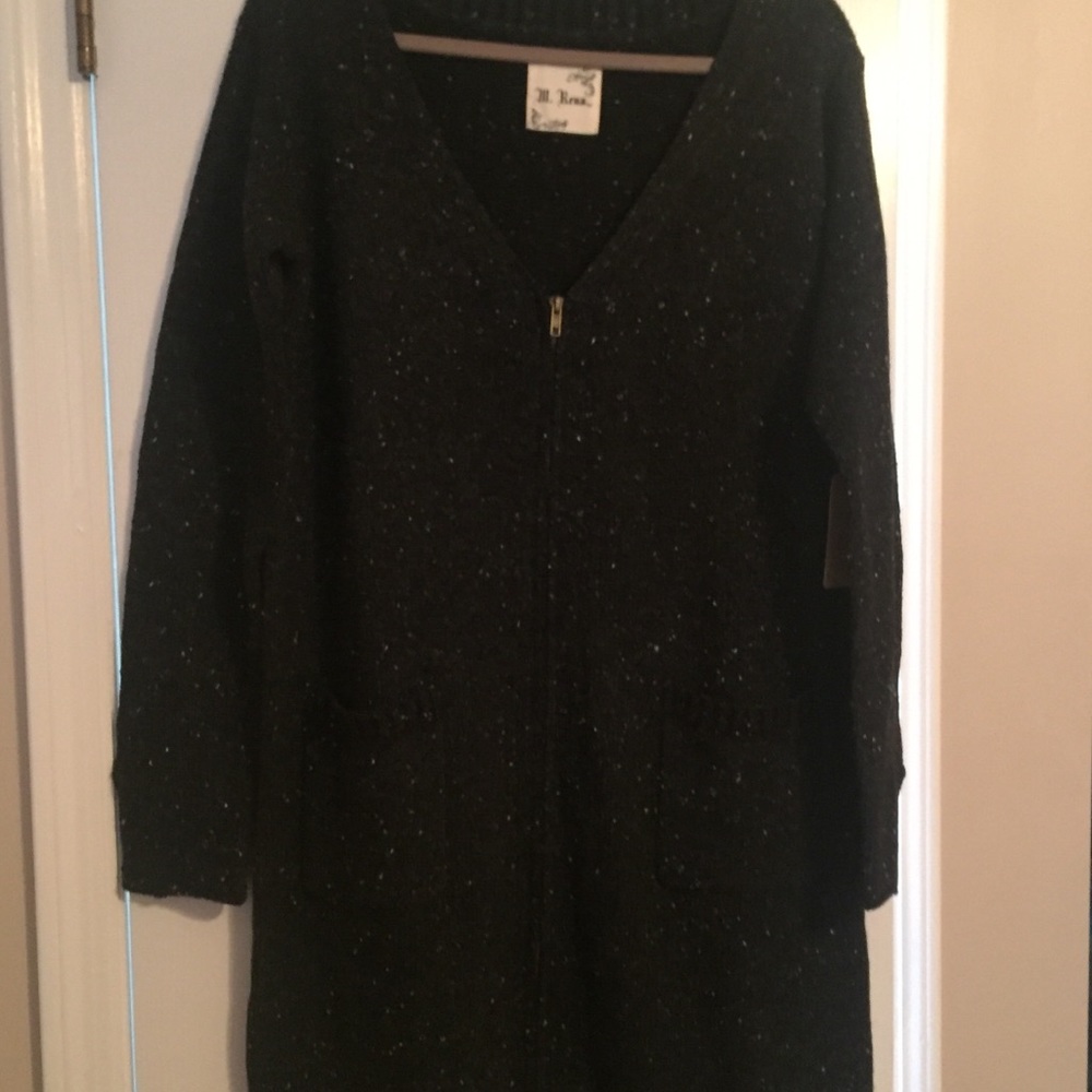NWT women’s navy 3/4 zippered sweater size L